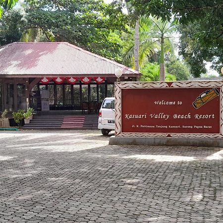 Kasuari Valley Beach Resort Sorong Eksteriør bilde