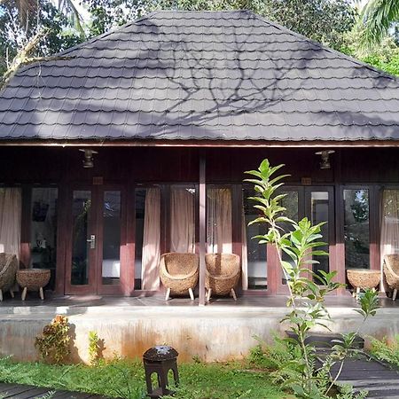 Kasuari Valley Beach Resort Sorong Eksteriør bilde