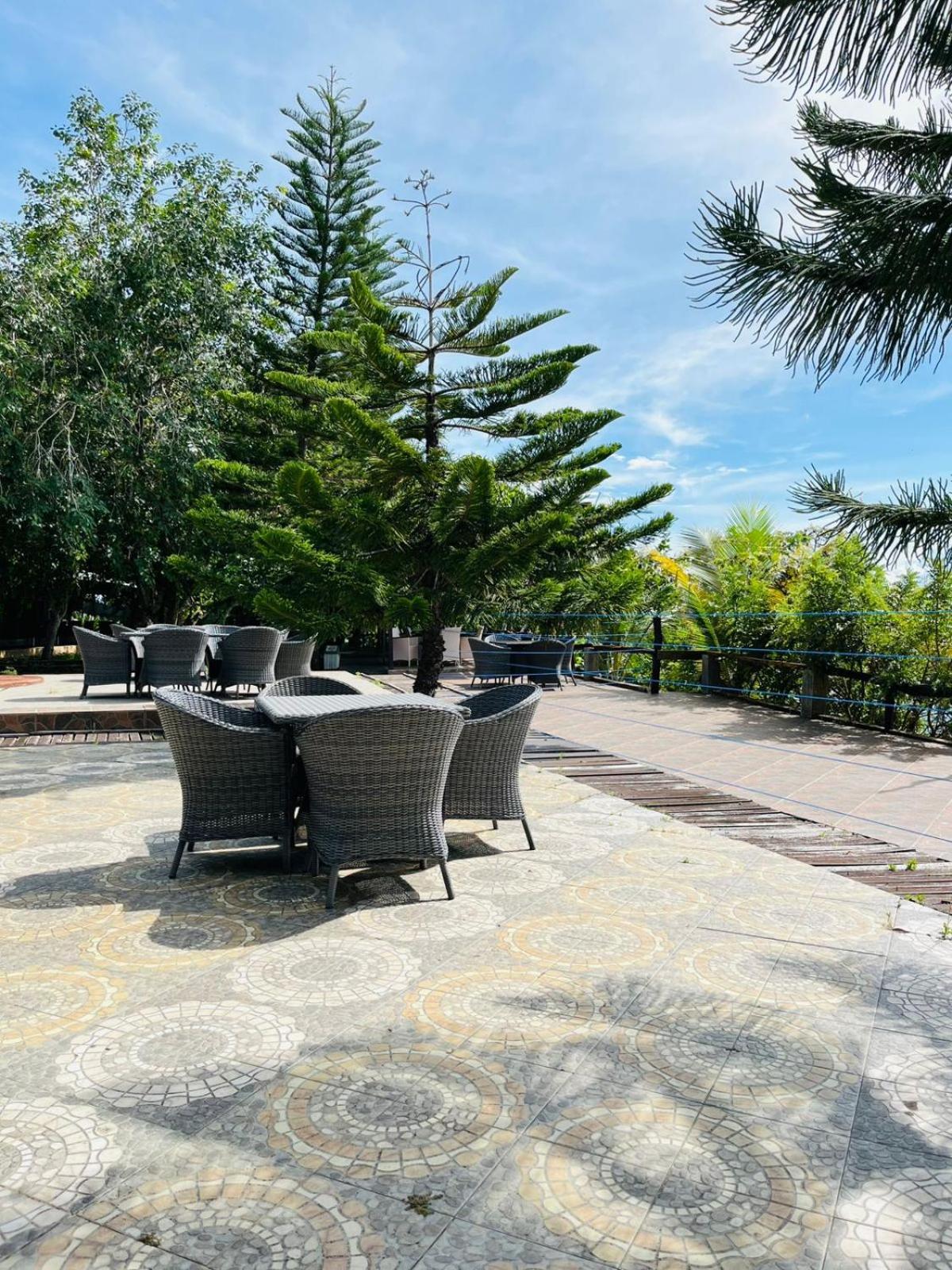 Kasuari Valley Beach Resort Sorong Eksteriør bilde