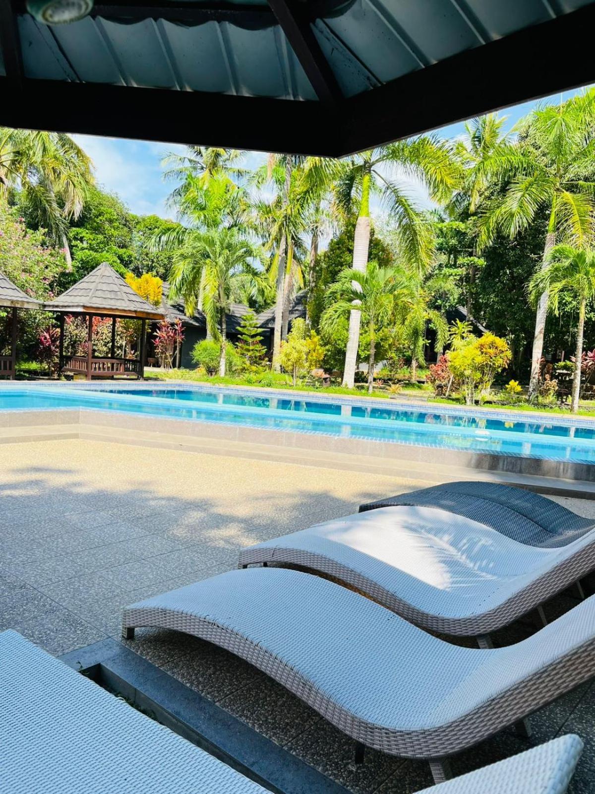Kasuari Valley Beach Resort Sorong Eksteriør bilde